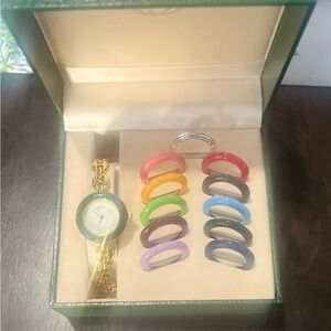 ❤️❤️sold sold❤️❤️GUCCI BRACELET WITH INTERCHANGEABLE BEZEL WATCH.